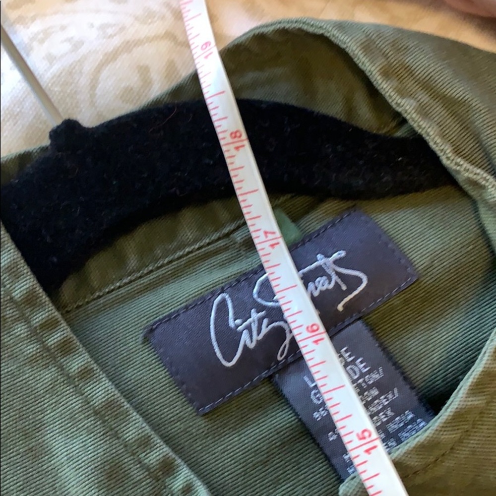 City streets cropped green jacket large - Picture 2 of 9